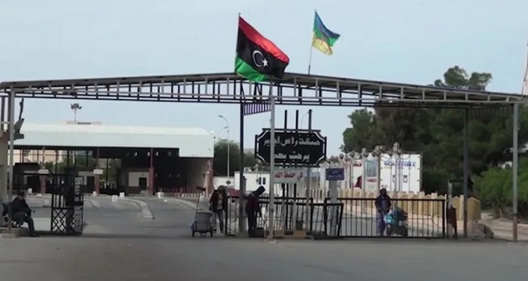 قريبة من معبر راس اجدير: اغلاق الطريق بمنطقة بوكماش من الجانب الليبي