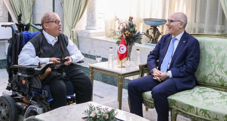 وزير الخارجية يستقبل أحد الكفاءات التونسية المتفوّقة في مجال الذكاء الاصطناعي بالخارج