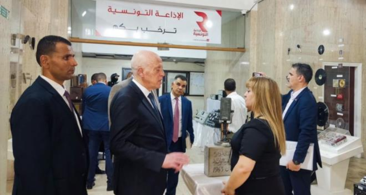 رئيس الدولة يدعو مؤسسة الاذاعة الى الإنخراط في حرب تحرير البلاد ممن عبثوا بها