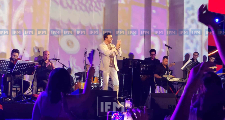 صابر الرباعي يتألق في مهرجان جربة للموسيقى رغم الهنات التنظيمية 