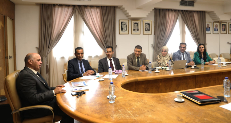 وزير النقل يعقد جلسة عمل حول وضعية الوكالة الفنية للنقل البري