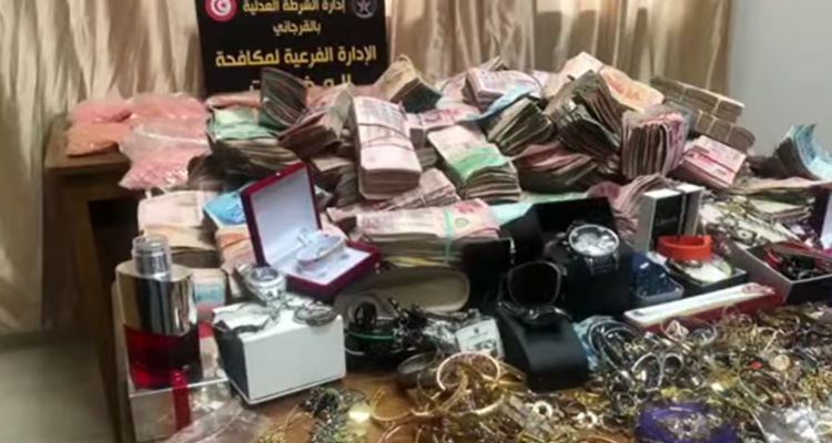 الوردية: حجز 43 كيسا بلاستيكيا من الأقراص المخدّرة ومبالغ ماليّة
