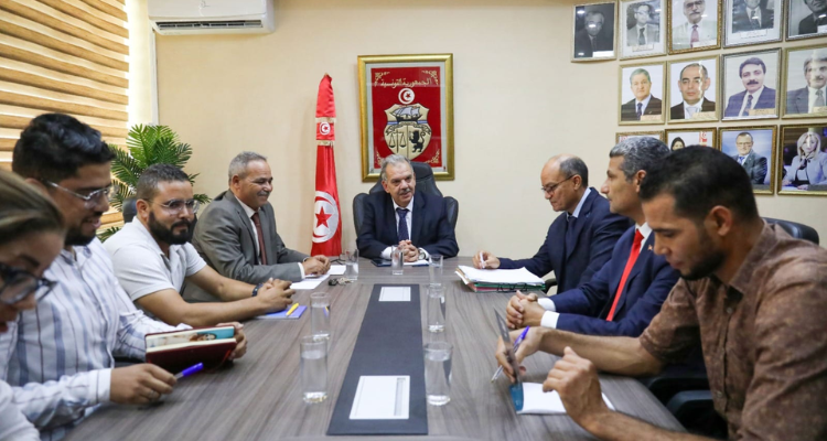 وزير الرياضة يجتمع بممثلين عن التنسيقية الوطنية للمعطلين عن العمل في القطاع الشبابي