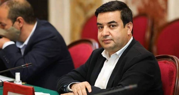 تأجيل النظر في قضية المترشح للرئاسية العياشي زمال ورفض مطالب الإفراج عنه