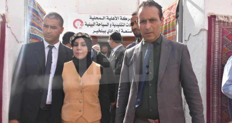كاتبة الدولة المكلفة بالشركات الأهلية  تؤدي زيارة إلى ولاية قفصة