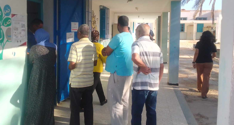 قبلي: 19 بالمائة نسبة الاقبال على مراكز الاقتراع الى حدود الثالثة بعد الزوال 