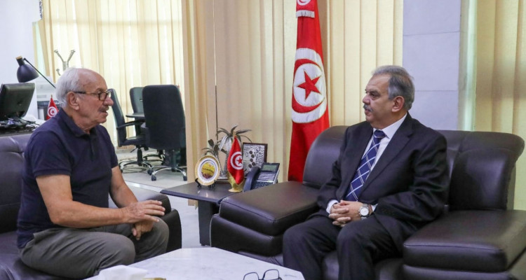 خالد حسني يتباحث مع المورالي وضعية المنشآت و التشريعات والقوانين الرياضية