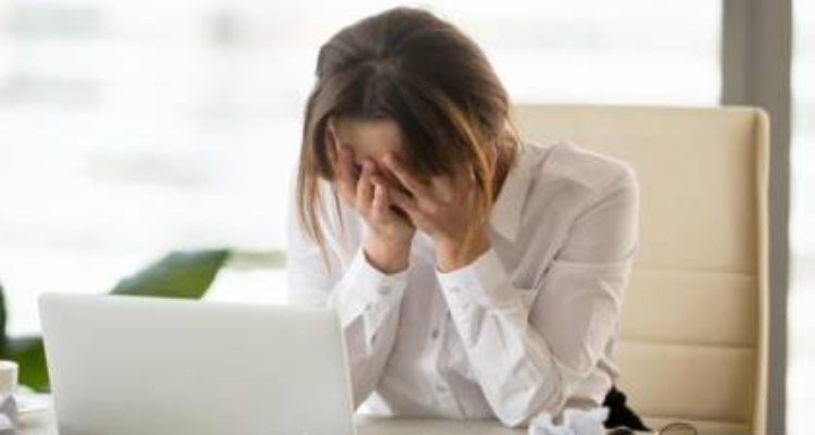 مختصون يدعون إلى توفير الإحاطة النفسية داخل أماكن العمل