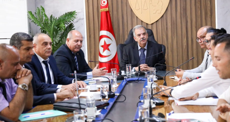 وزير الرياضة يؤكد دعم سلطة الاشراف للحكام التونسيين