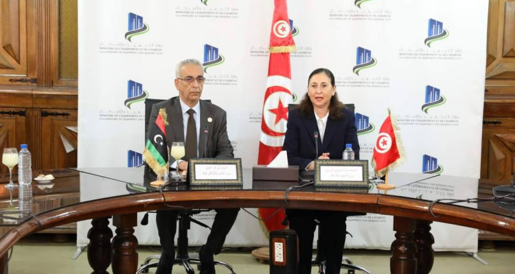 وزيرة التجهيز تتباحث مع نظيرها الليبي آفاق التعاون المشترك بين البلدين 