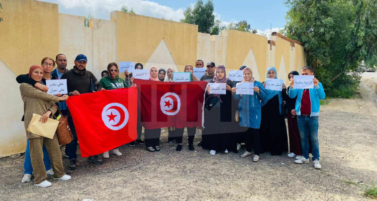 القصرين: عدد من خرّيجي الجامعات العاطلين عن العمل يطالبون بالتشغيل