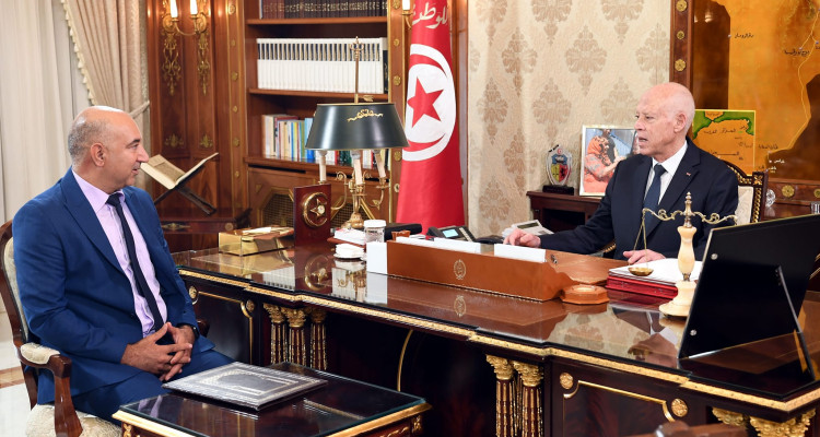 سعيّد: الدولة التونسية لن تنسى ضحايا الاعتداءات الارهـ/ابية وأولي الحق من شهداء الثورة وجرحاها