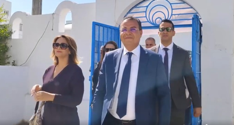 المترشح للانتخابات الرئاسية زهير المغزاوي يدلي بصوته