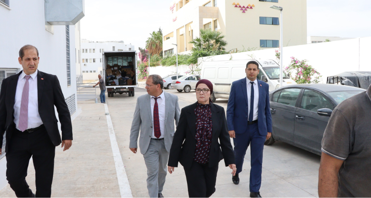 وزيرة العدل تؤدي زيارة غير معلنة إلى المقر الجديد لمجمع الهياكل الفنية  للوزارة  والإدارة الجهوية للعدل بتونس