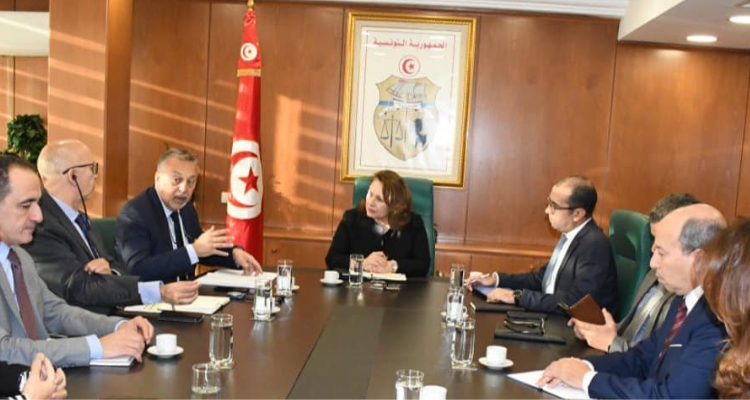 وزيرة الصناعة تبحث ملف الطاقة مع وفد رفيع من البنك الدولي