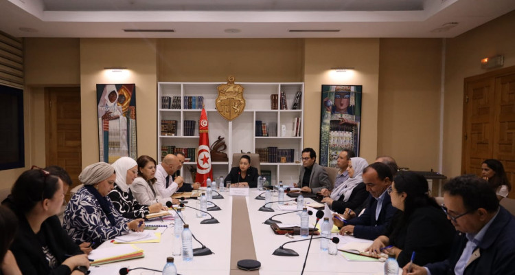 وزيرة الثقافة  تدعو إلى التعجيل في ترميم السور الأثري بالقيروان