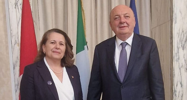 الربط الكهربائي بين تونس وإيطاليا أبرز محاور لقاء وزيرة الصناعة بنظيرها الإيطالي