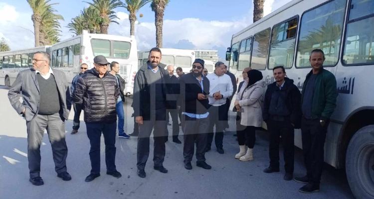 وقفة احتجاجية لأعوان شركة النقل ببنزرت تنديدا بالاعتداءات المتكررة عليهم