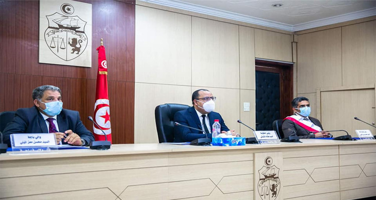 Enervé, Hichem Mechichi quitte une réunion à Béjà