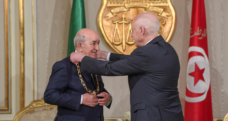 Abdelmajid Tebboune décoré de la grande médaille du mérite