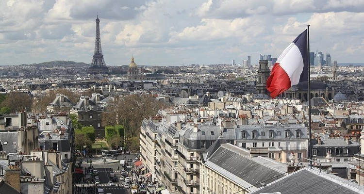 La France se prépare à lever les restrictions anti-Covid