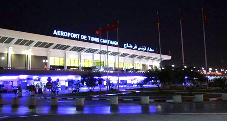 Aéroport : des voyageurs agressent deux policiers