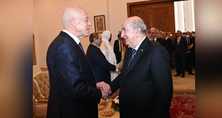 Le président algérien espère que les Tunisiens participeront au référendum