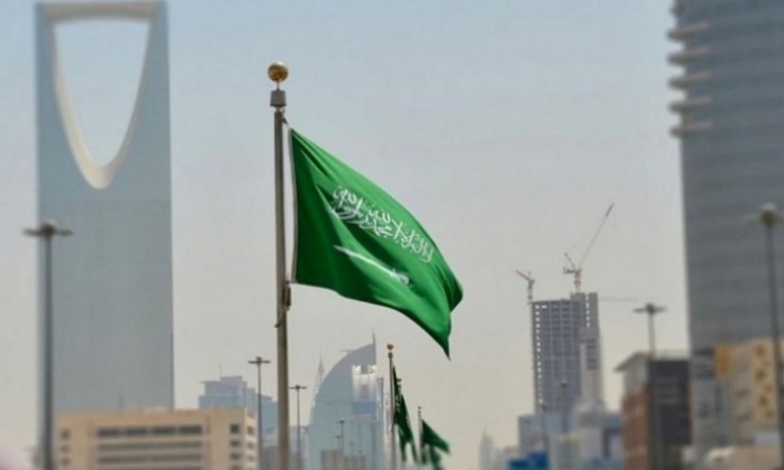 قوانين السعودية تدفع 1.6 مليون عامل أجنبي إلى مغادرة المملكة 