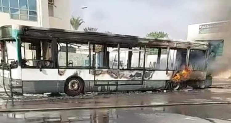 احتراق حافلة بالكامل في صفاقس دون تسجيل أضرار بشرية