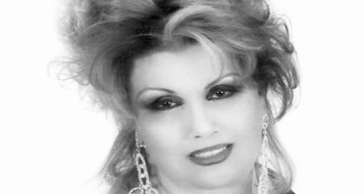 الفنانة صفوة