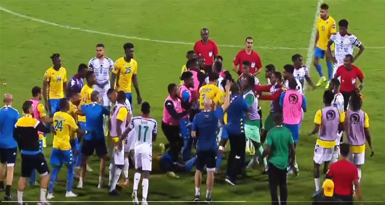 مباراة غانا والغابون تتحول إلى حلبة ملاكمة بعد نهايتها بالتعادل