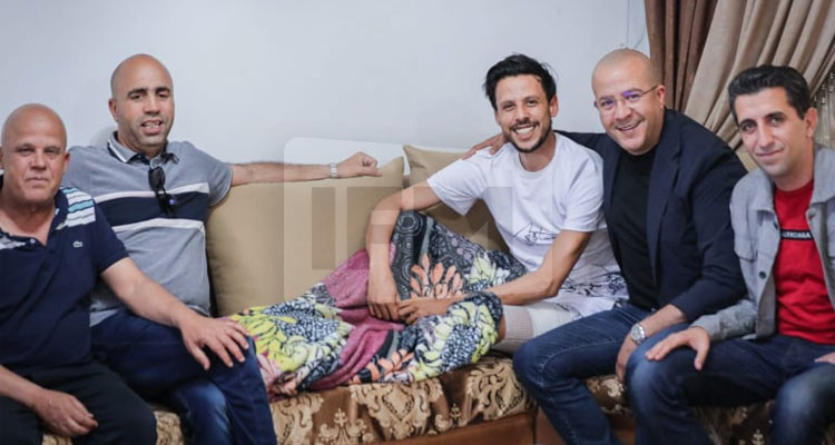 العلمي والزمرلي يطمئنان على الحالة الصحية لمحب الترجي علاء مطروح