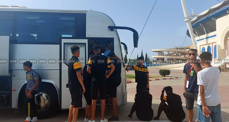 بعد معاينة غلق ملعب رادس: حافلة حمام سوسة تغادر محيط الملعب