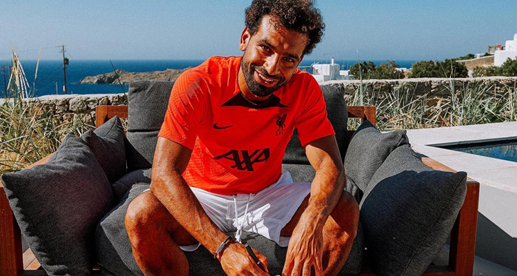 رسمي: محمد صلاح يمدد عقده مع ليفربول