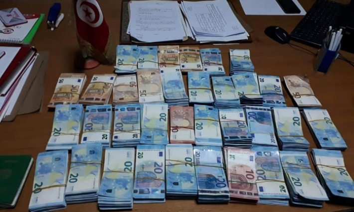الديوانة تحبط محاولة تهريب 88 ألف أورو في معبر ذهيبة