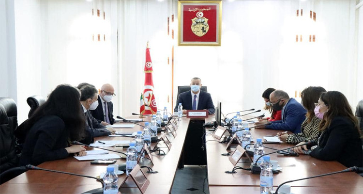 الهلال الأحمر التونسي يضع على ذمة الهياكل الصحية العمومية مكثفات أكسجين