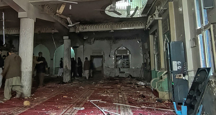 باكستان: 56 قتيلا وعشرات الجرحى في انفجار بمسجد في بيشاور