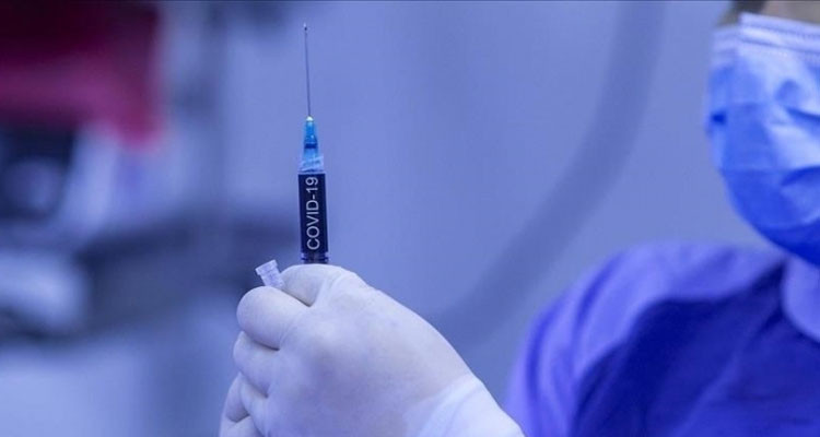 وزارة الصحة: تطعيم 696 شخصا ضد كورونا