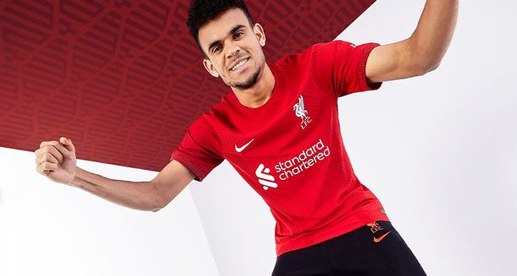 ليفربول يعلن عن قميصه الجديد لموسم 2023