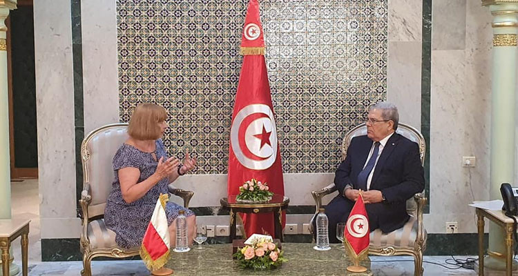وزير الشؤون الخارجية يلتقي سفيرة بولونيا بتونس