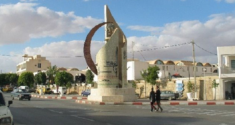 مدنين: وقفة احتجاجية بالمستشفى الجهوي الصادق المقدّم في جربة