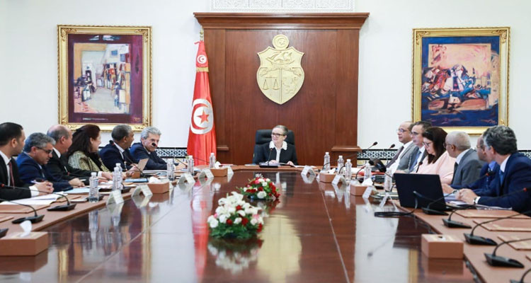 رئيسة الحكومة تشرف على جلسة عمل وزارية حول تأهيل "الشركة التونسية لسياحة الشباب''