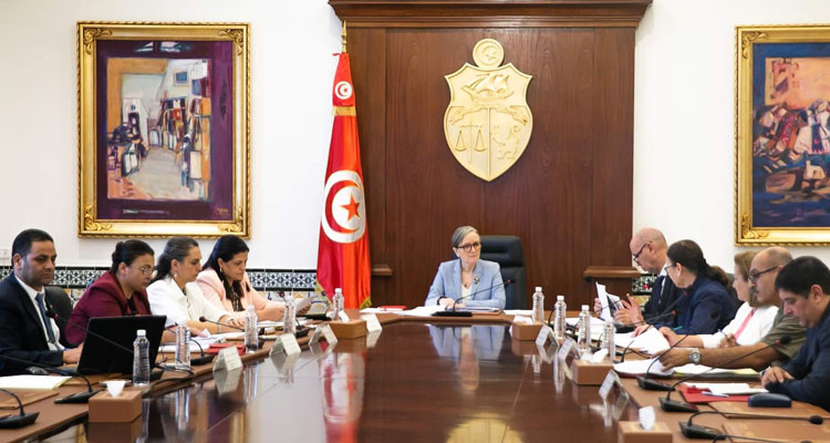 رئيسة الحكومة تشرف على مجلس وزاري مضيق حول الاستعدادات لموسم الأمطار