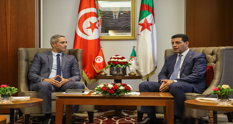 وزير السياحة يبحث مع نظيره الجزائري تطوير العلاقات الثنائية في مجال السياحة