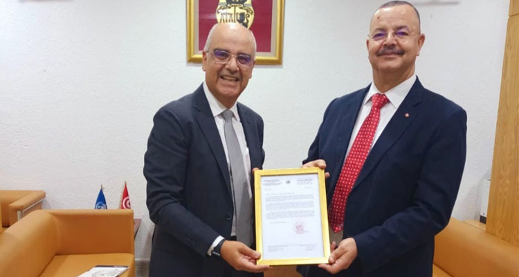 تونس تتسلم شهادة تقدير من منظمة الصحة العالمية لجهودها في القضاء على شلل الأطفال
