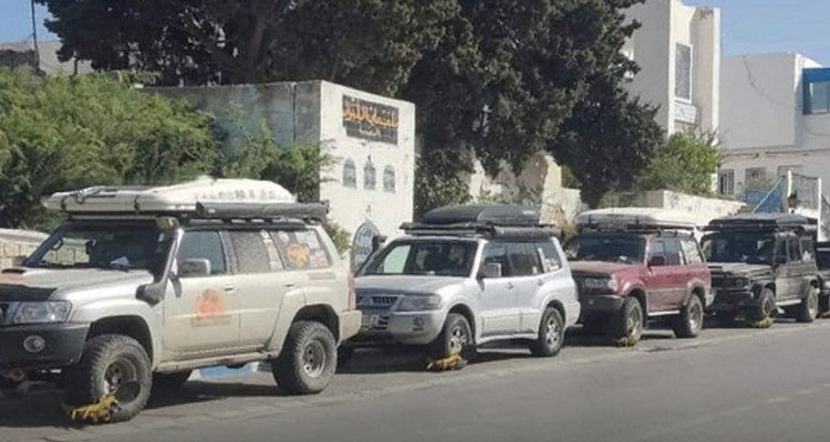 بلدية سيدي بوسعيد تعتذر بعد تكبيل سيارات رالي أجنبية