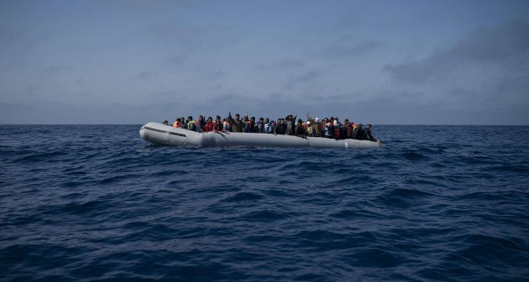 إحباط 6 عمليات اجتياز للحدود البحرية خلسة وإنقاذ 79 مجتازا