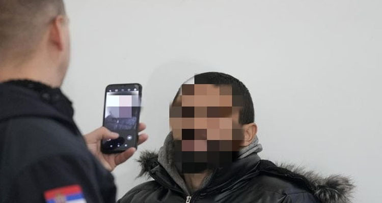 مجدي الكرباعي: ترحيل 9 تونسيين قسريا وبالعنف من مطار بلغراد في صربيا