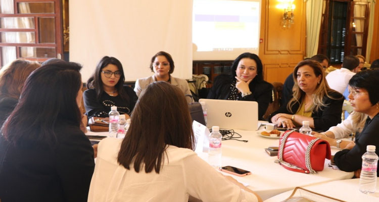 وزارة المرأة تتعهّد بفتح نافذة خاصة عبر منصّة "رائدات"