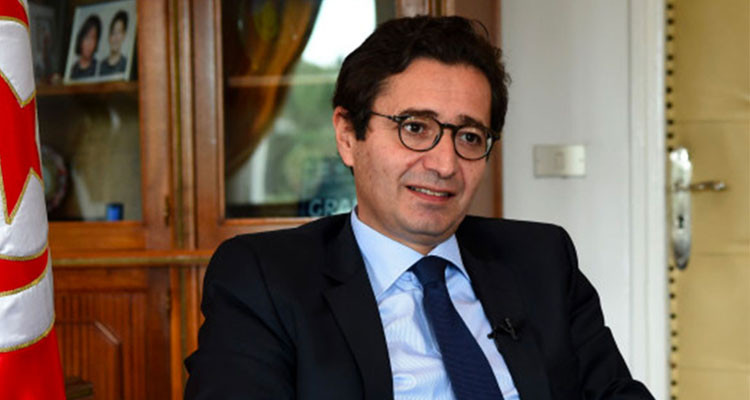 فاضل عبد الكافي: تم منعي  منذ قليل من السفر إلى الخارج